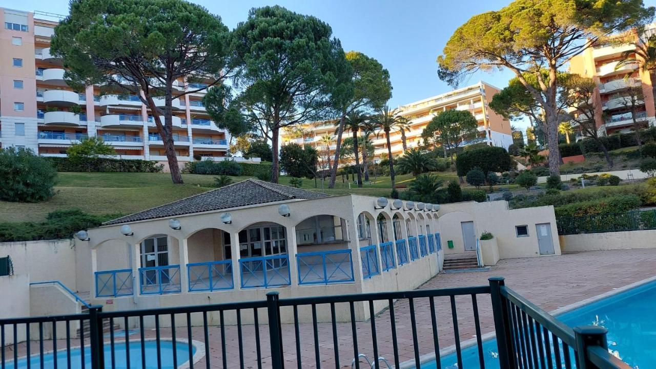 Charmant Appartement Residentiel Avec Terrasse, Jardin Privatif Et Piscine A Cannes Buitenkant foto
